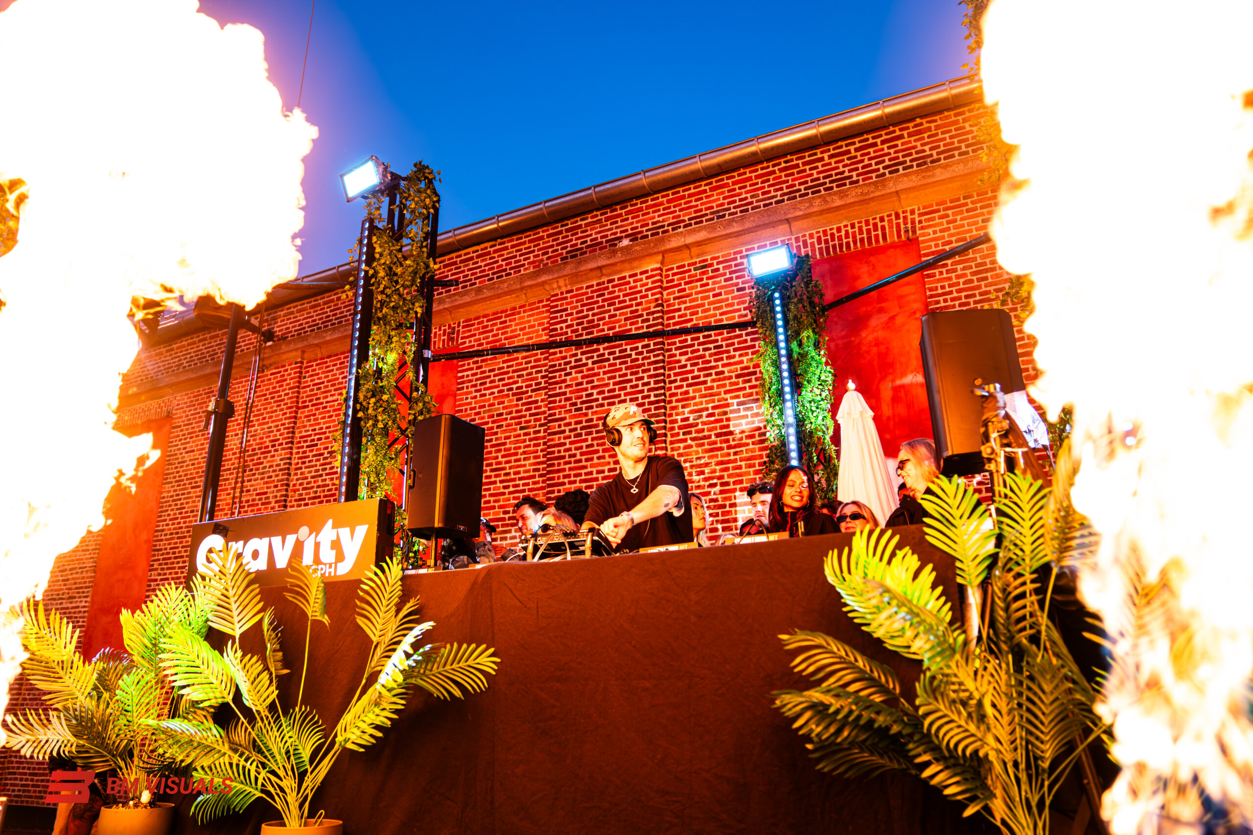 DSC08234-Enhanced-NR